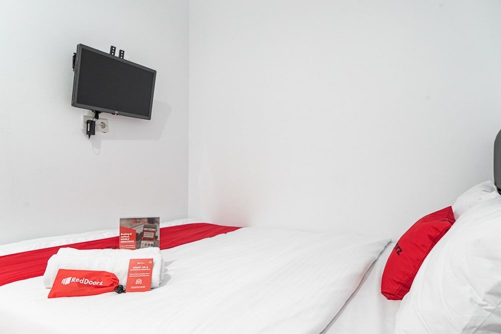 RedDoorz near Pecenongan 2 Double Room (RedDoorz) 12
