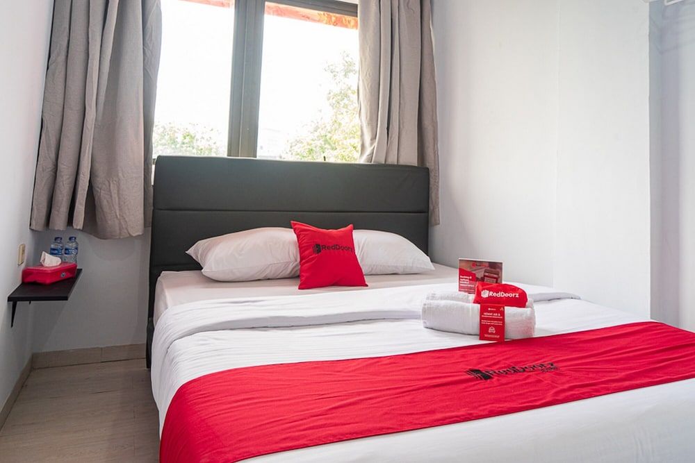 undefined RedDoorz near Pecenongan 2 6