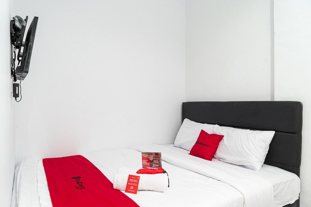 RedDoorz near Pecenongan 2 Double Room (RedDoorz) 10