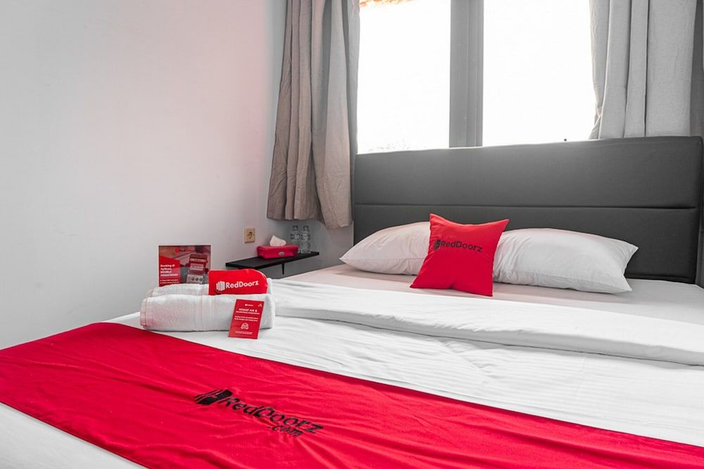 undefined RedDoorz near Pecenongan 2 4