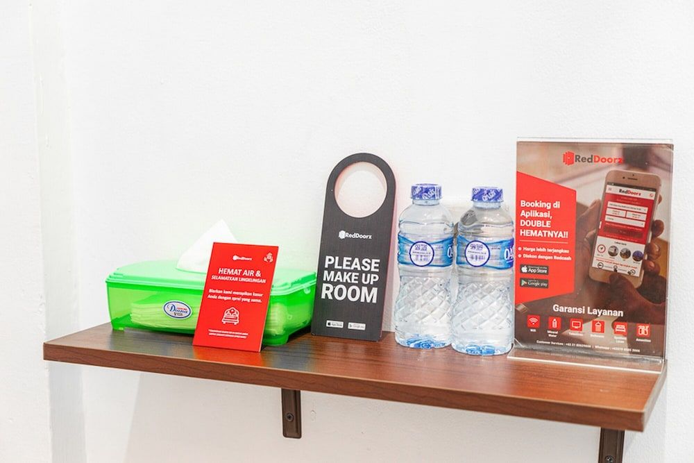 RedDoorz near Pecenongan 2 Double Room (RedDoorz) 13