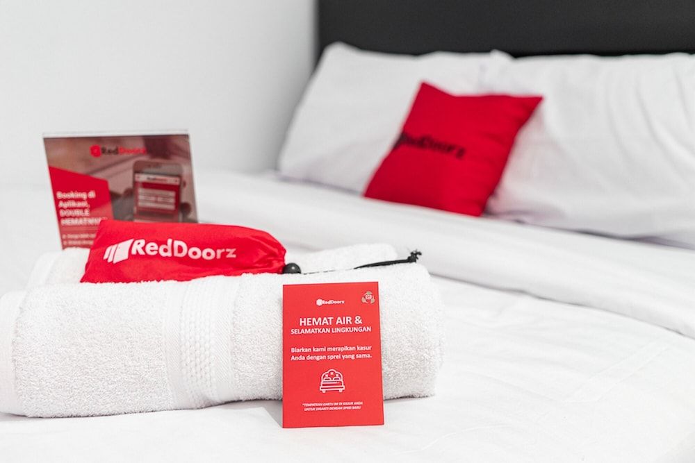 RedDoorz near Pecenongan 2 Double Room (RedDoorz) 9