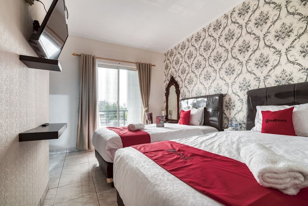 undefined RedDoorz near Tomang 2 6