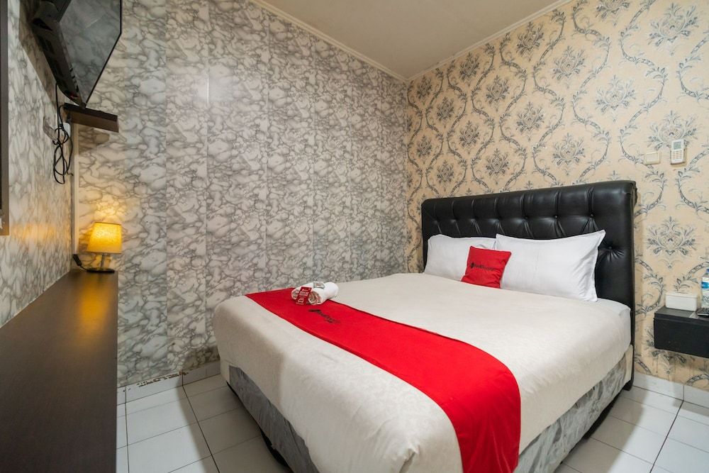 undefined RedDoorz near Tomang 2