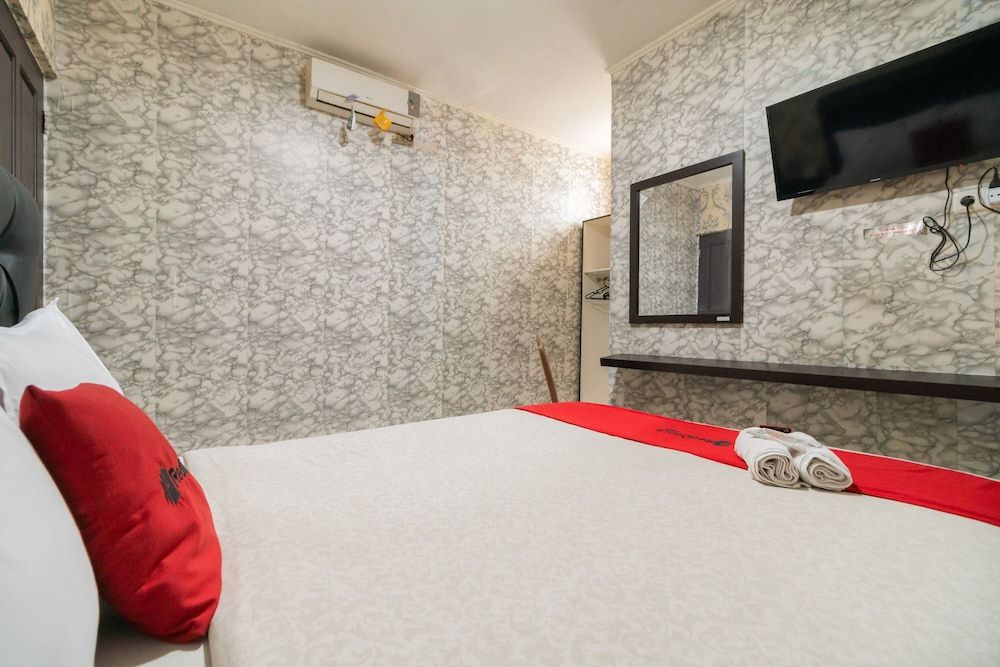 undefined RedDoorz near Tomang 2 9