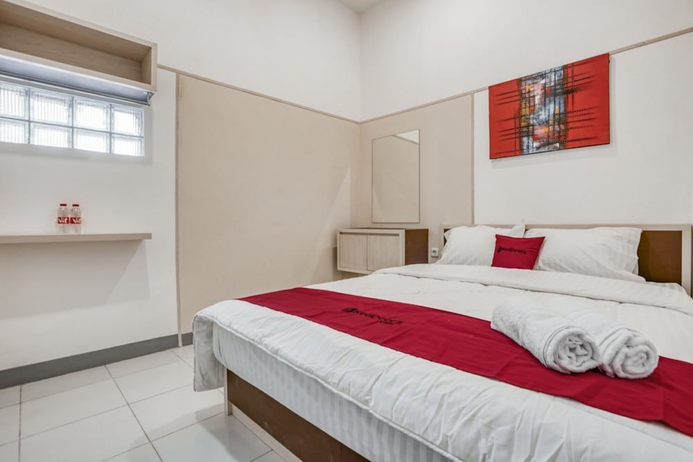 undefined Formerly Reddoorz Near Binus Anggrek 2 3