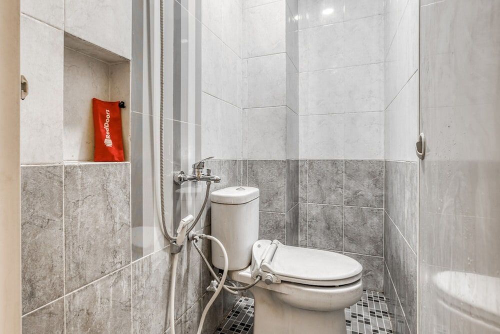 undefined Formerly Reddoorz Near Binus Anggrek 2 8