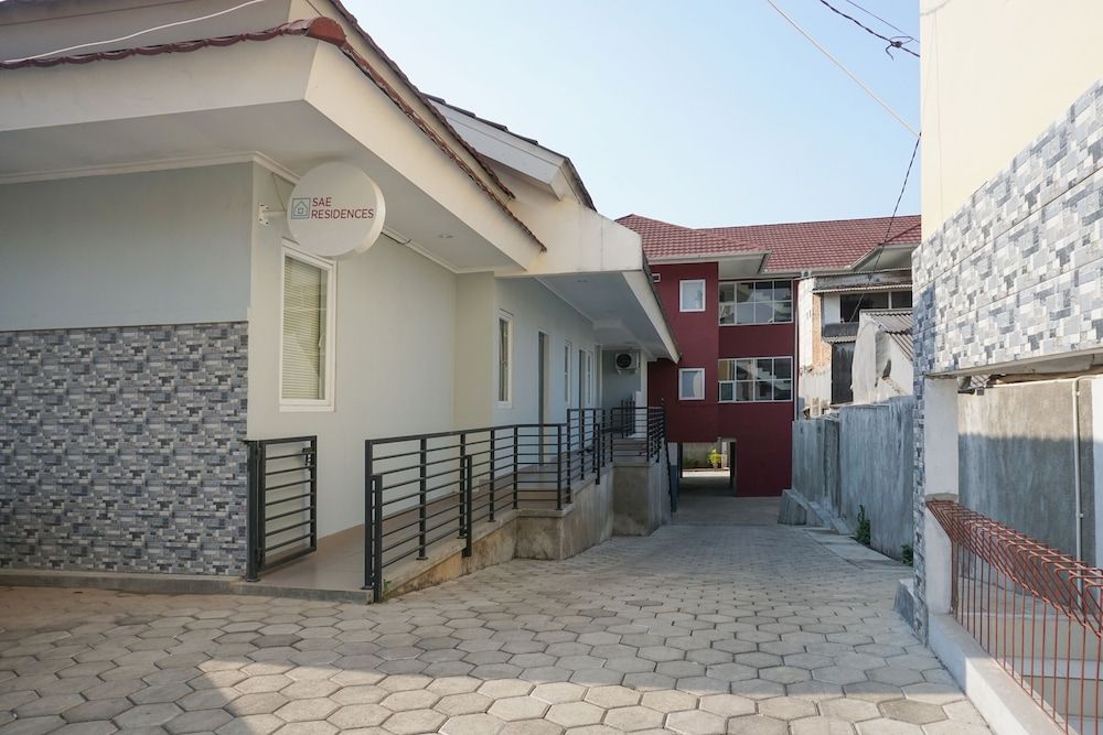 undefined Residences by RedDoorz near MT Haryono 4