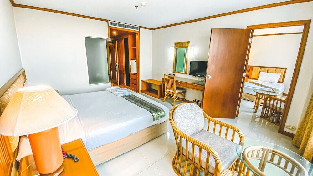 K Park Grand Hotel Deluxe Double Room 2