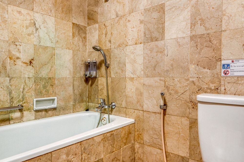 undefined RedDoorz Plus near Dharmawangsa Square 10