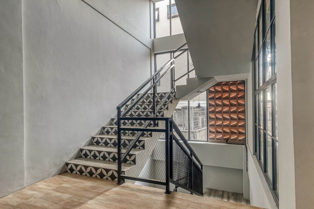 undefined RedDoorz Plus near Gandaria City Mall 2 5