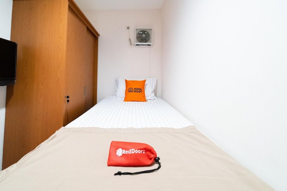 KoolKost Syariah @ Kebon Kacang III Street Single Room 12