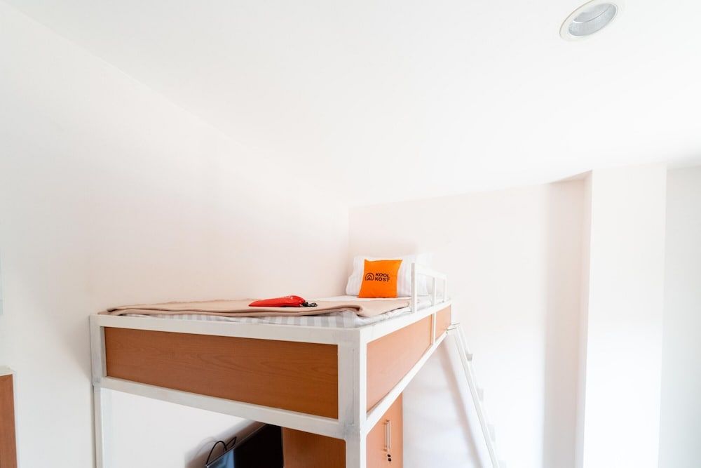 KoolKost Syariah @ Kebon Kacang III Street Single Room 21