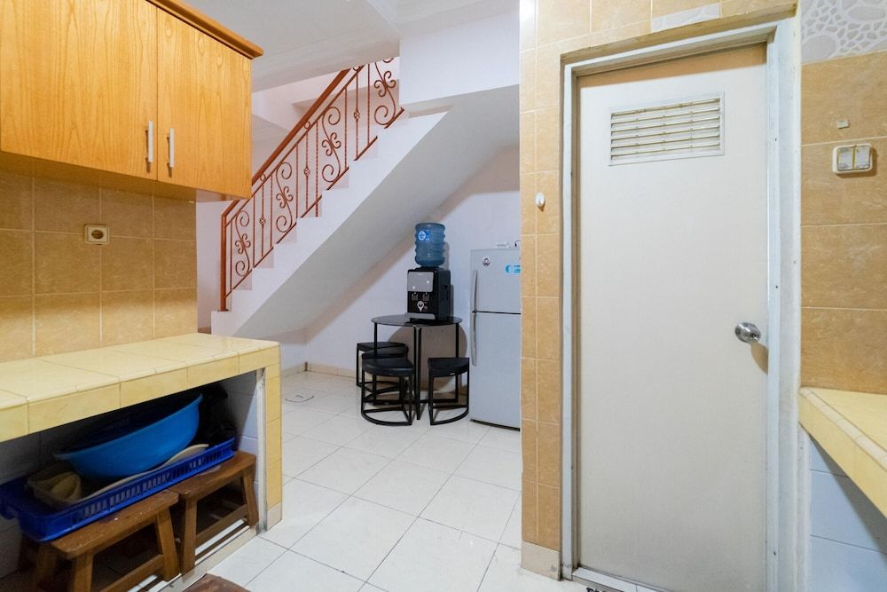 KoolKost Syariah @ Kebon Kacang III Street Single Room 27