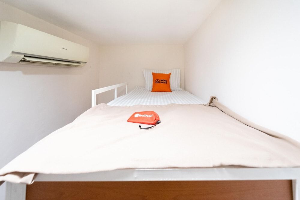 undefined KoolKost Syariah @ Kebon Kacang III Street 5