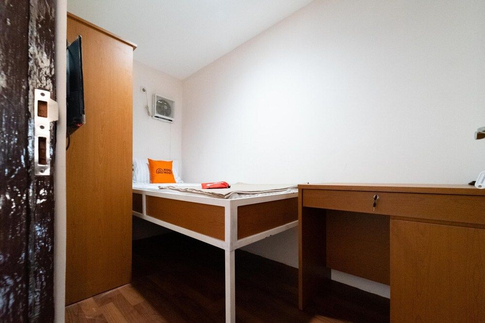 KoolKost Syariah @ Kebon Kacang III Street Single Room 13