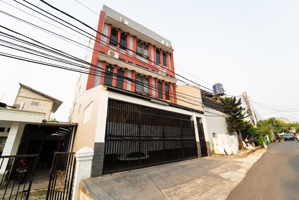 undefined KoolKost Syariah near MRT Lebak Bulus Station 2