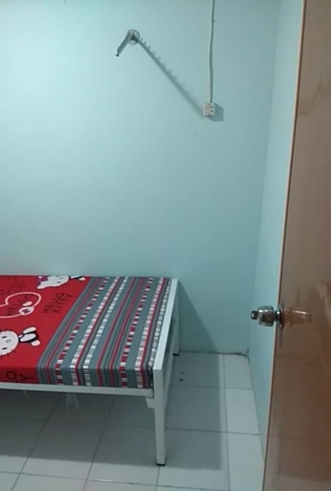 undefined Eiffel Residence Tarakan - Female Only 7