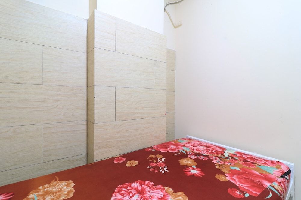 undefined Eiffel Residence Batu Tulis 37 - Female Only 8