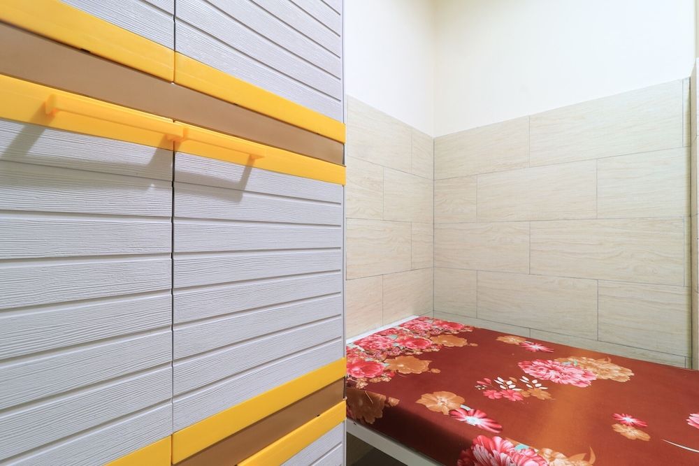 undefined Eiffel Residence Batu Tulis 37 - Female Only 7