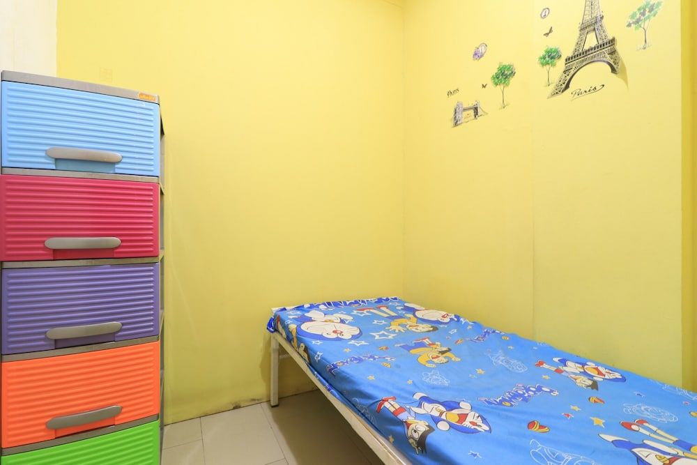 undefined Eiffel Residence Batu Tulis 35A1 - Female Only