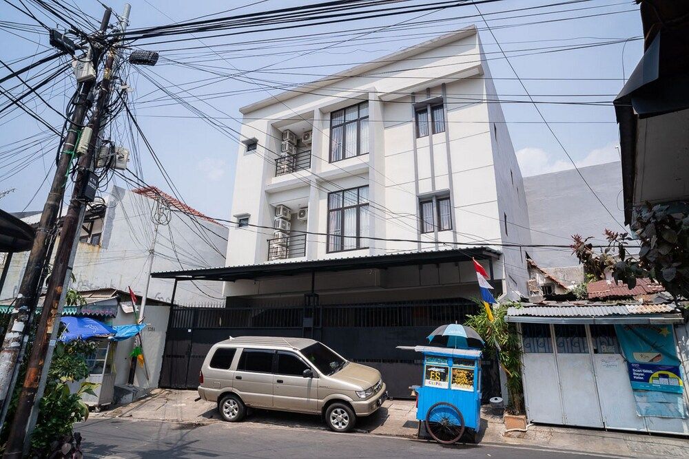 undefined KoolKost near Pasar Baru 2