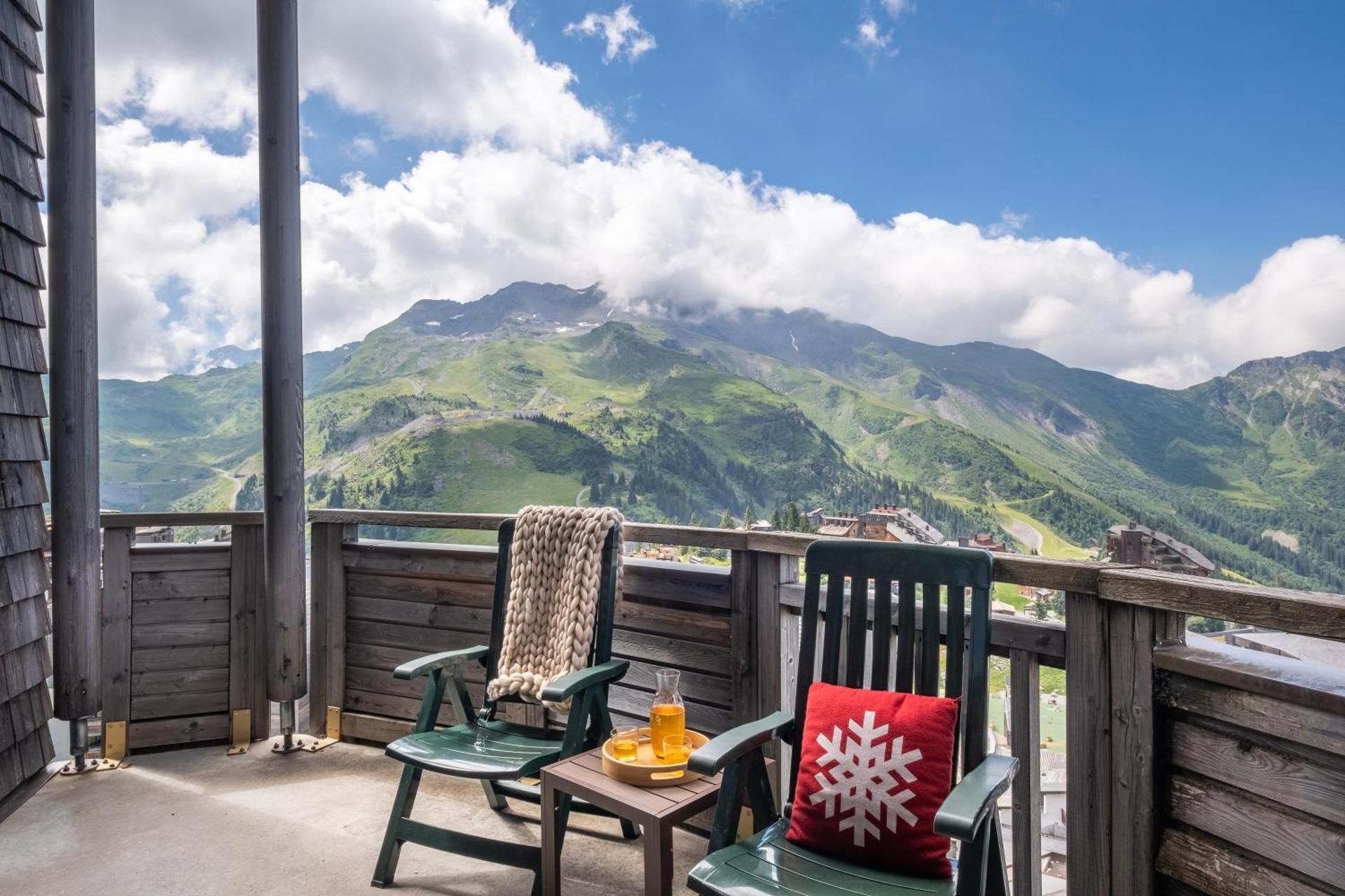 One-Bedroom Apartment with Balcony - Mountain View (4 People)