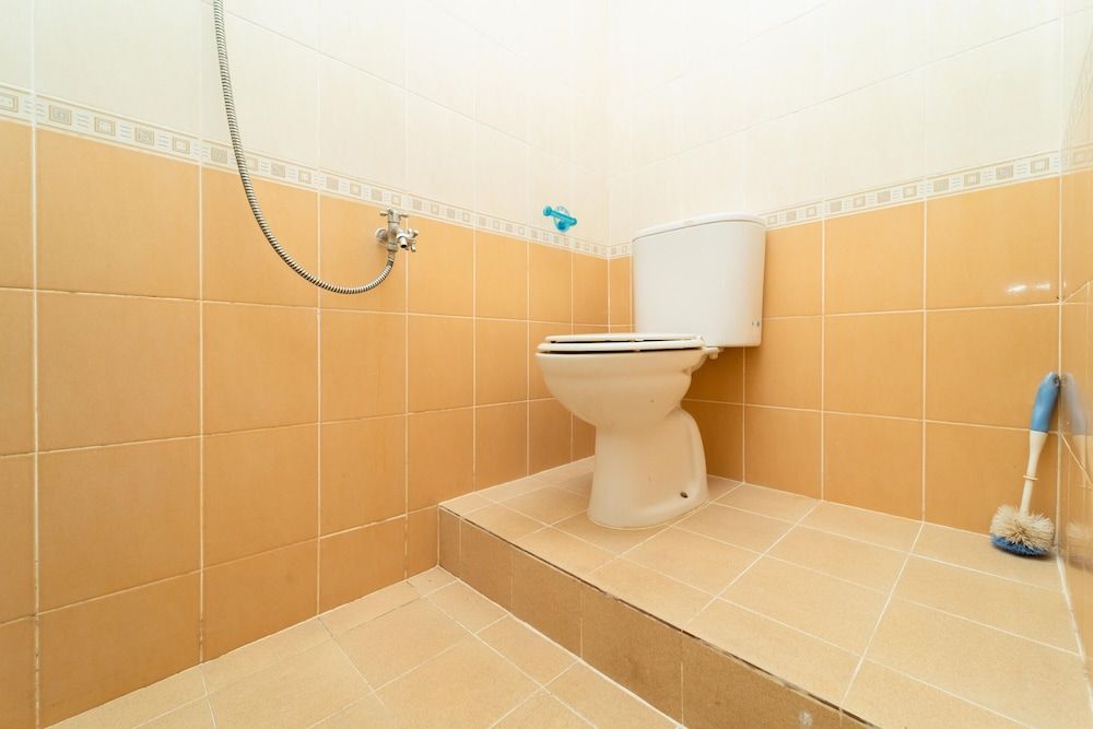 KoolKost Female Syariah near RS. Bhayangkara Pondok Pinang Single Room (Reddoorz) 6