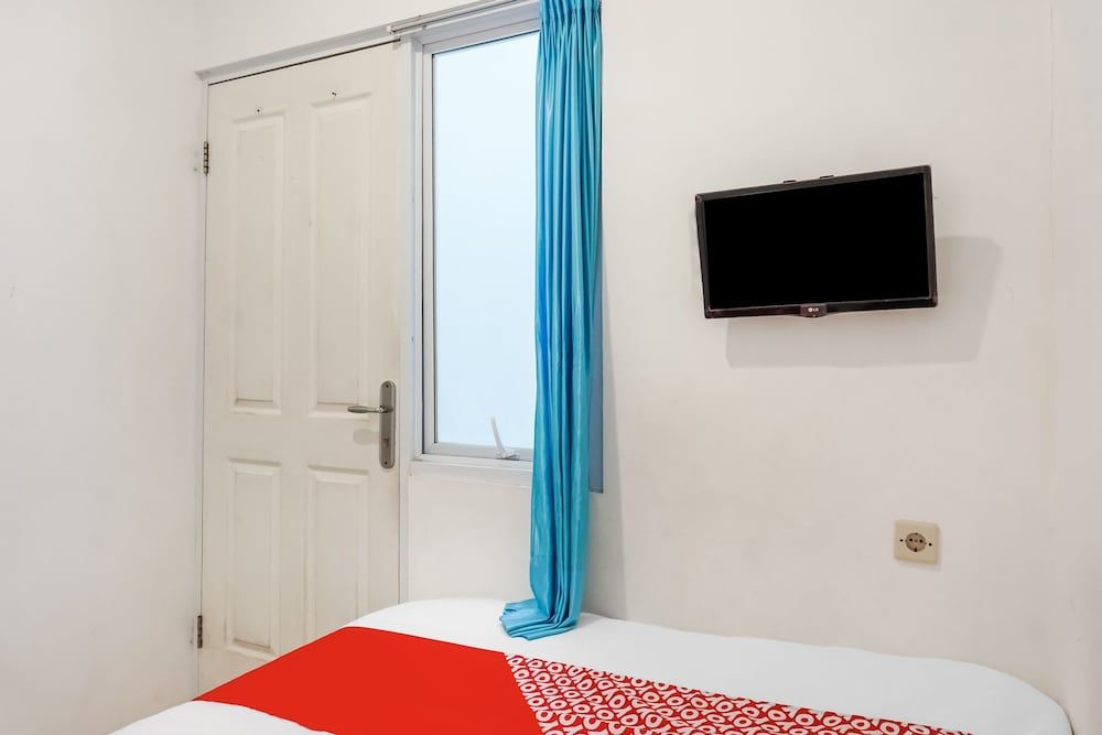 Super OYO 91074 Stariez Senen Syariah Standard Double Room 17