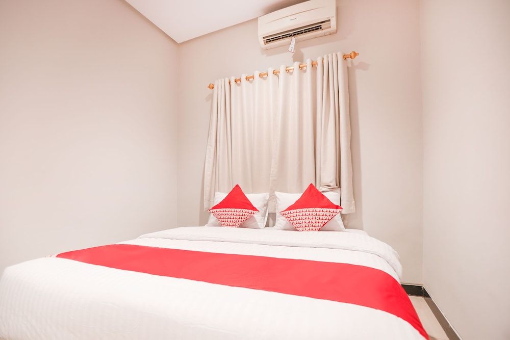 OYO 148 Cempaka Place Homestay Deluxe Double Room, 1 Double Bed, Non Smoking 5