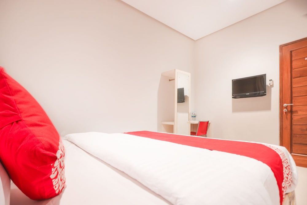 OYO 148 Cempaka Place Homestay Deluxe Double Room, 1 Double Bed, Non Smoking 3
