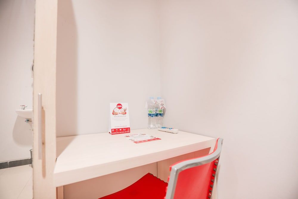 OYO 148 Cempaka Place Homestay Deluxe Double Room, 1 Double Bed, Non Smoking 6