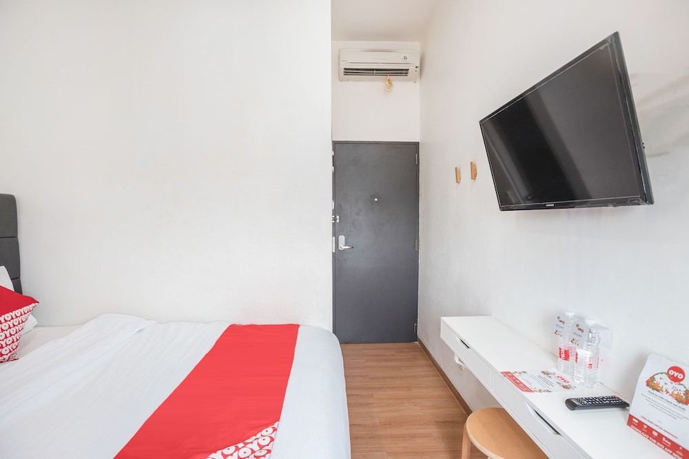 undefined OYO 386 Hey Hotel 9