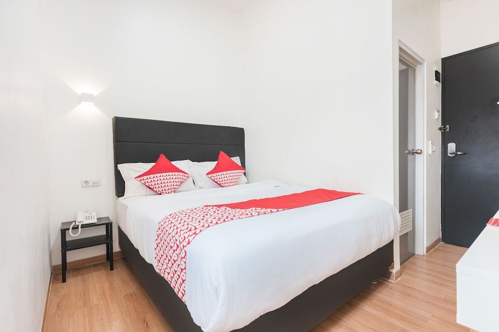 undefined OYO 386 Hey Hotel 7
