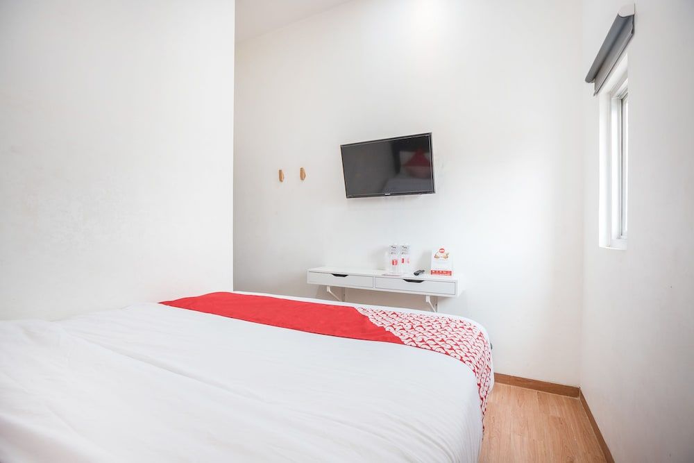 undefined OYO 386 Hey Hotel 8