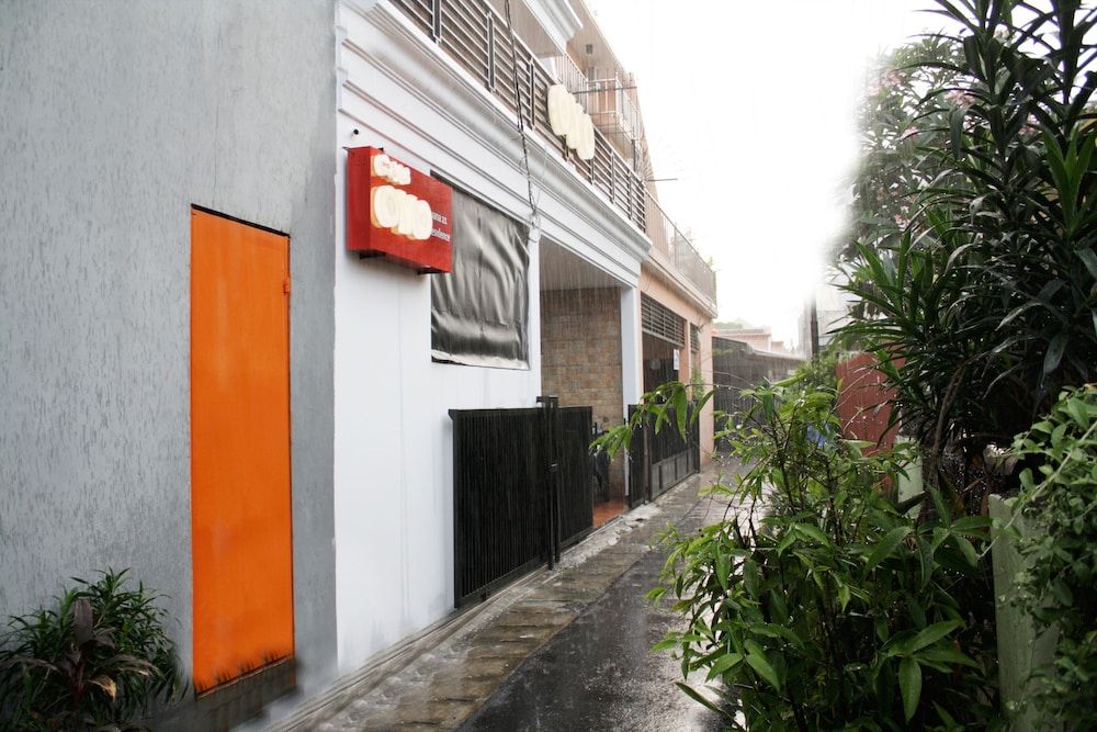 undefined OYO 245 Juana 21 4