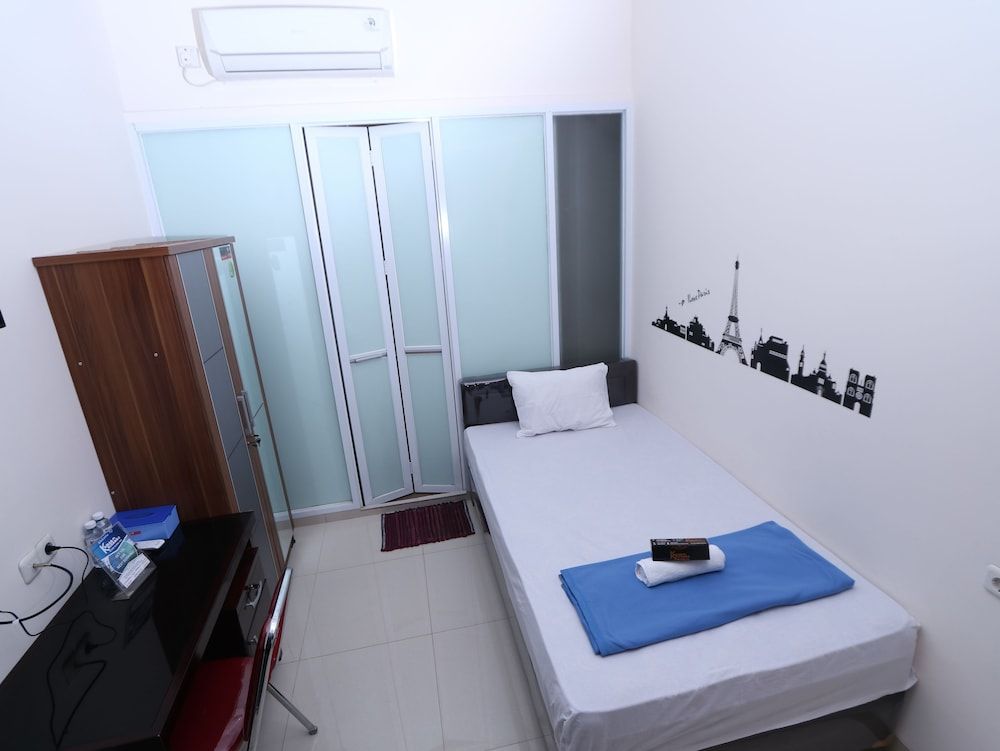 undefined Kamar Keluarga Tanah Abang