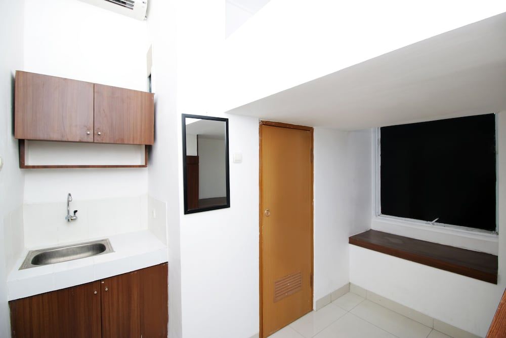 Kamar Keluarga Kemanggisan Syariah Double Room 8