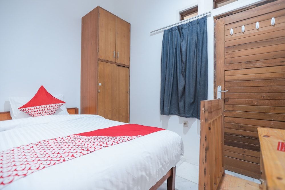 undefined OYO 150 Harmoni Residence 8