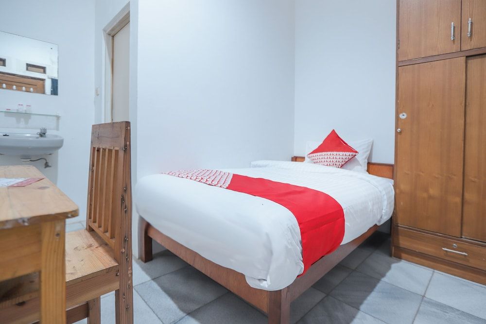 undefined OYO 150 Harmoni Residence 6