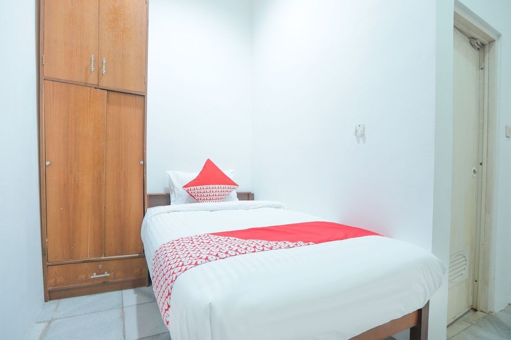 undefined OYO 150 Harmoni Residence 5