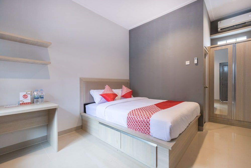 OYO 1310 Urban Residence Deluxe Double Room 8