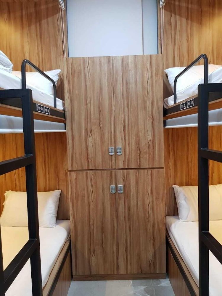 undefined POD House Pakubuwono - Hostel 6