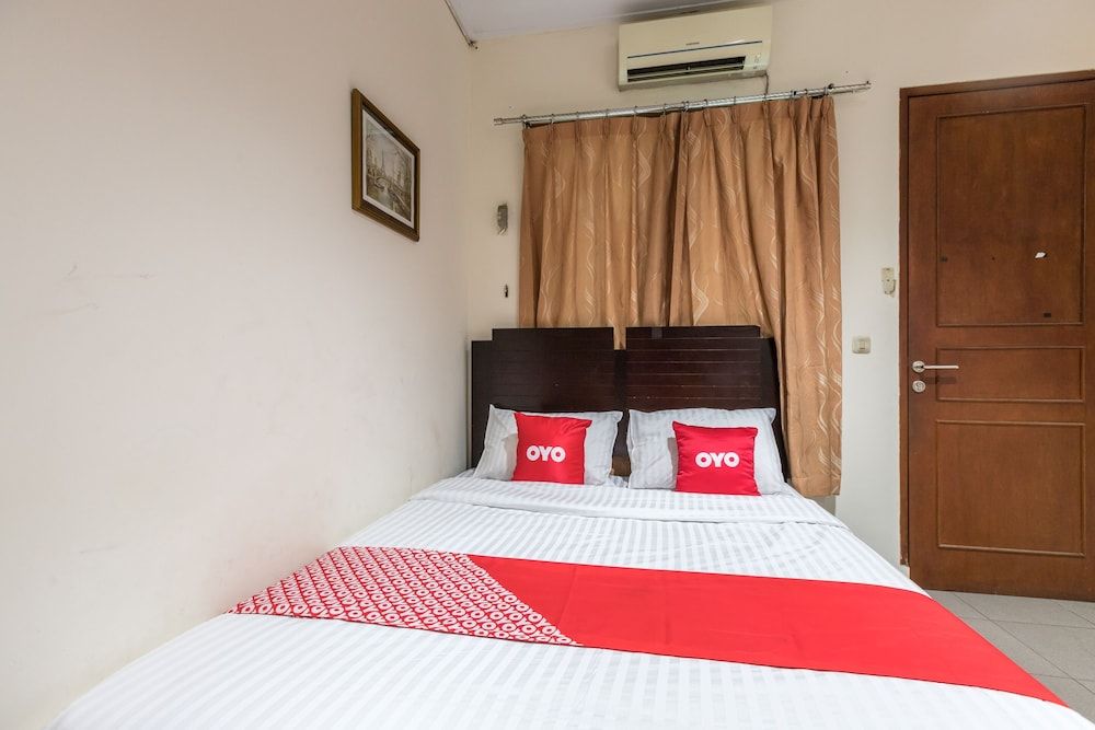 OYO 1672 Wisma Barkah Deluxe Double Room 10