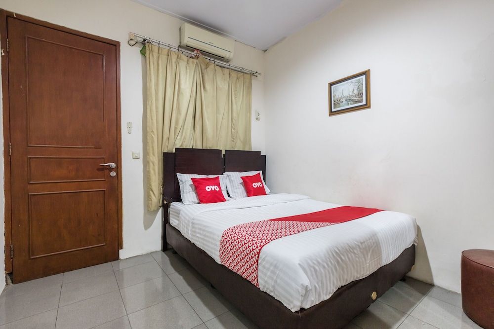 OYO 1672 Wisma Barkah Deluxe Double Room 16