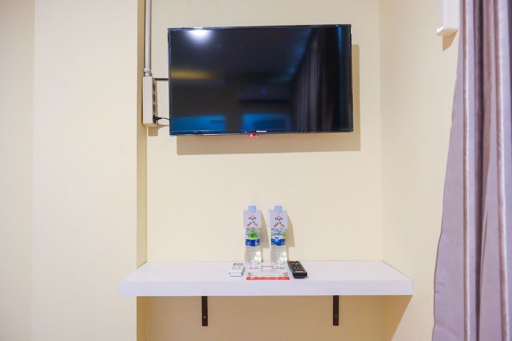 OYO 1850 The Trend Standard Double Room 9