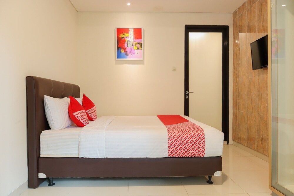 undefined OYO 2768 OQ Residence 5