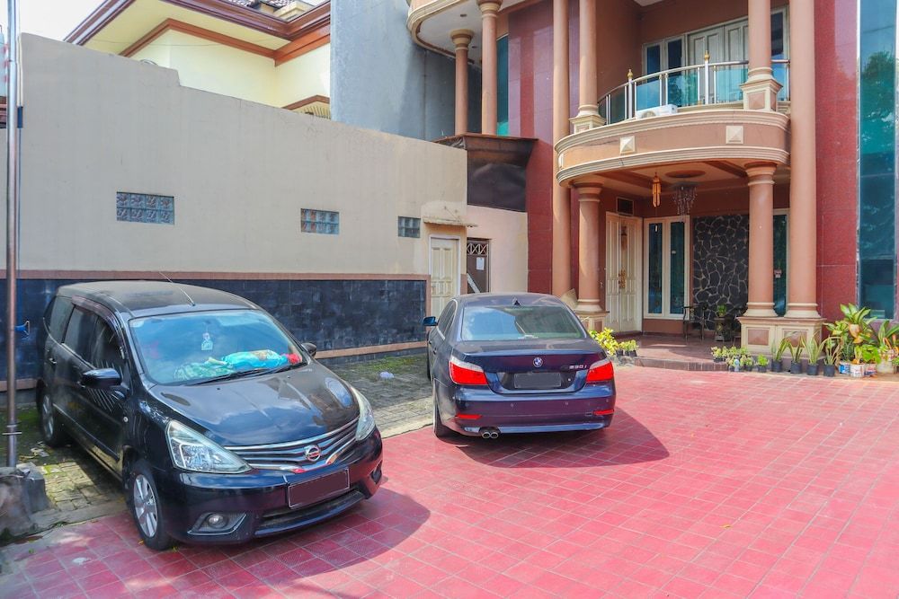 undefined OYO 2547 Assirot Residence 4