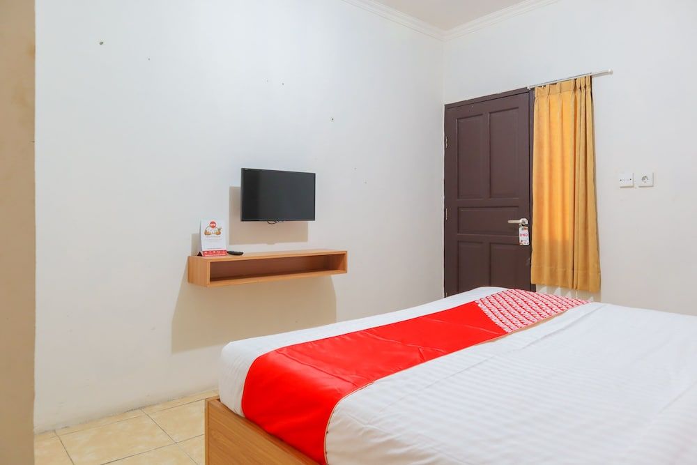 OYO 2547 Assirot Residence Deluxe Double Room 10