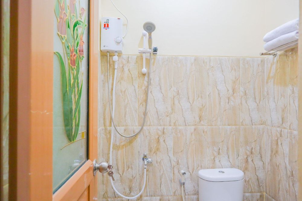 OYO 2741 Kr Bulan Deluxe Double Room 10